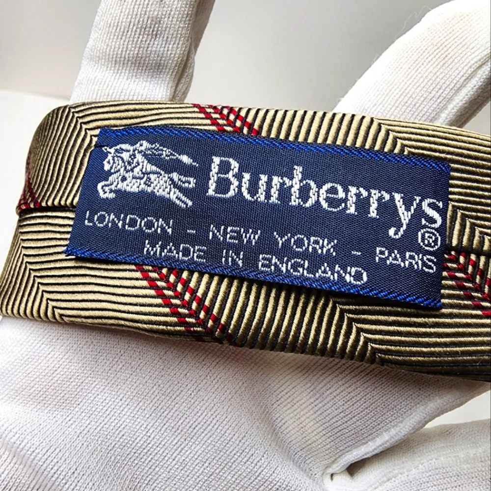 Burberrys Men's Necktie - Picture 2 of 4